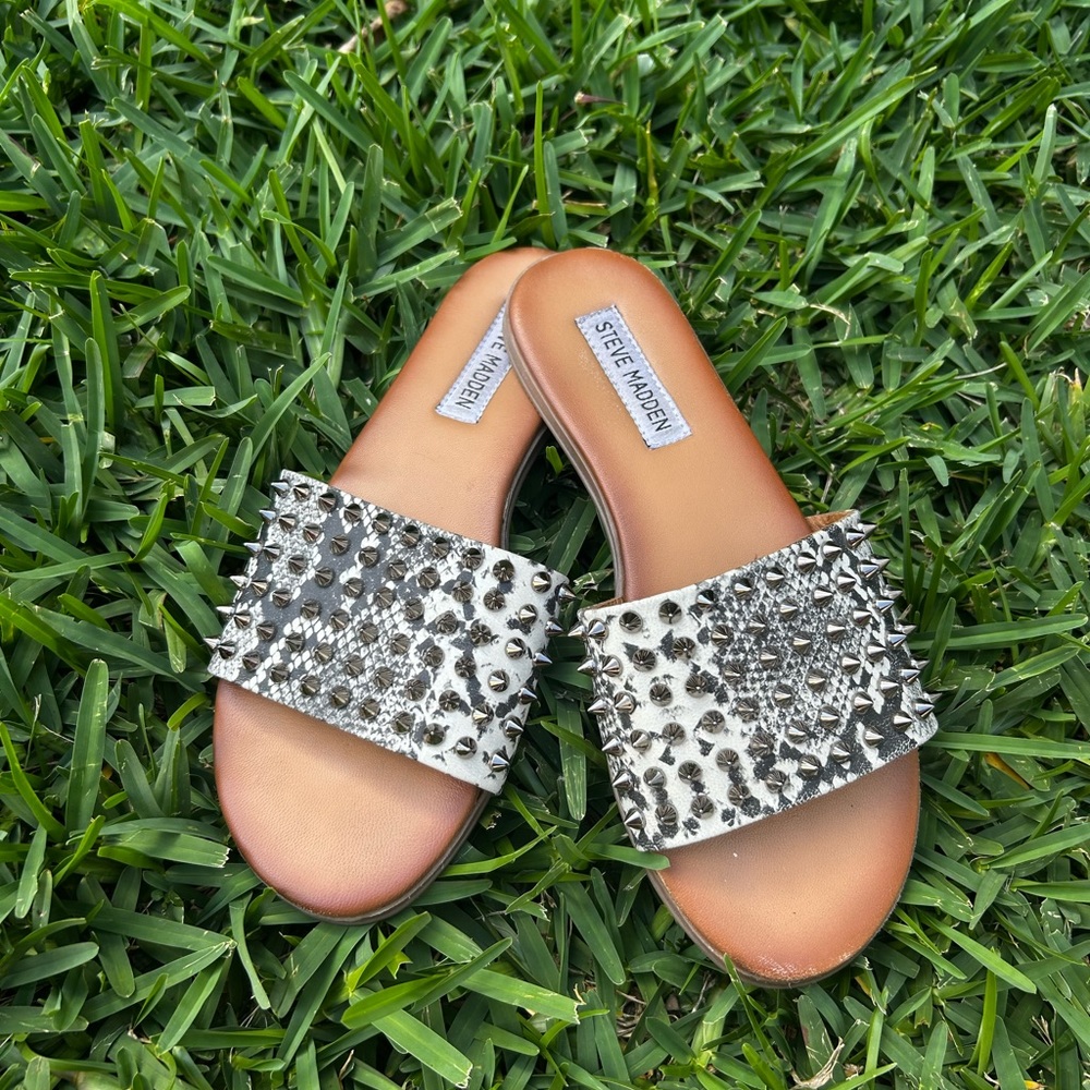 Steve Madden White Studded Women's Sandals Sz 7
